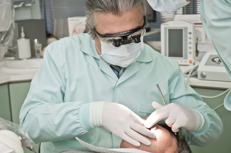 Tratamentul pentru parodontoză: ce presupune si cand este necesar?