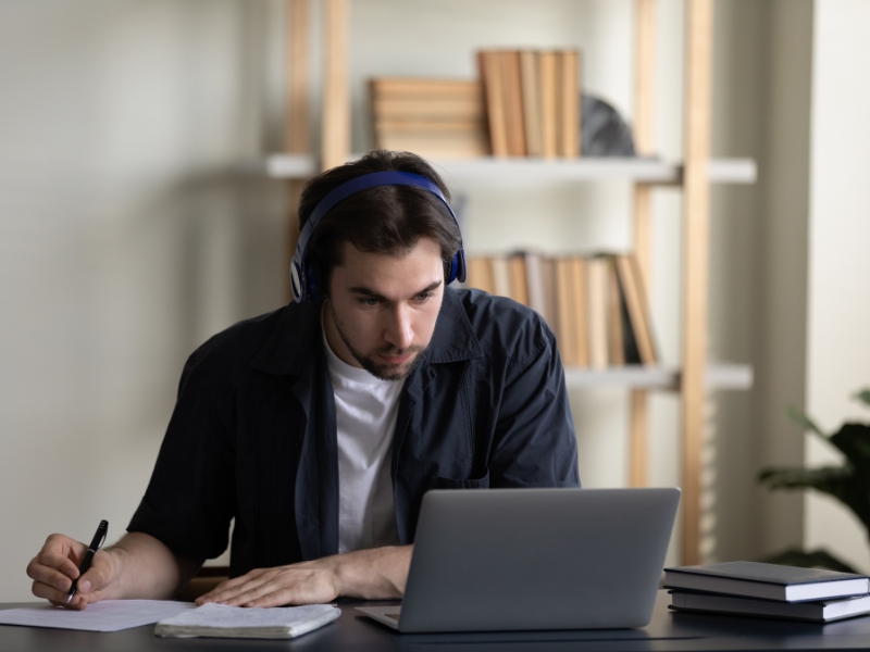 Top 3 locuri de muncă care te angajează și fără facultate